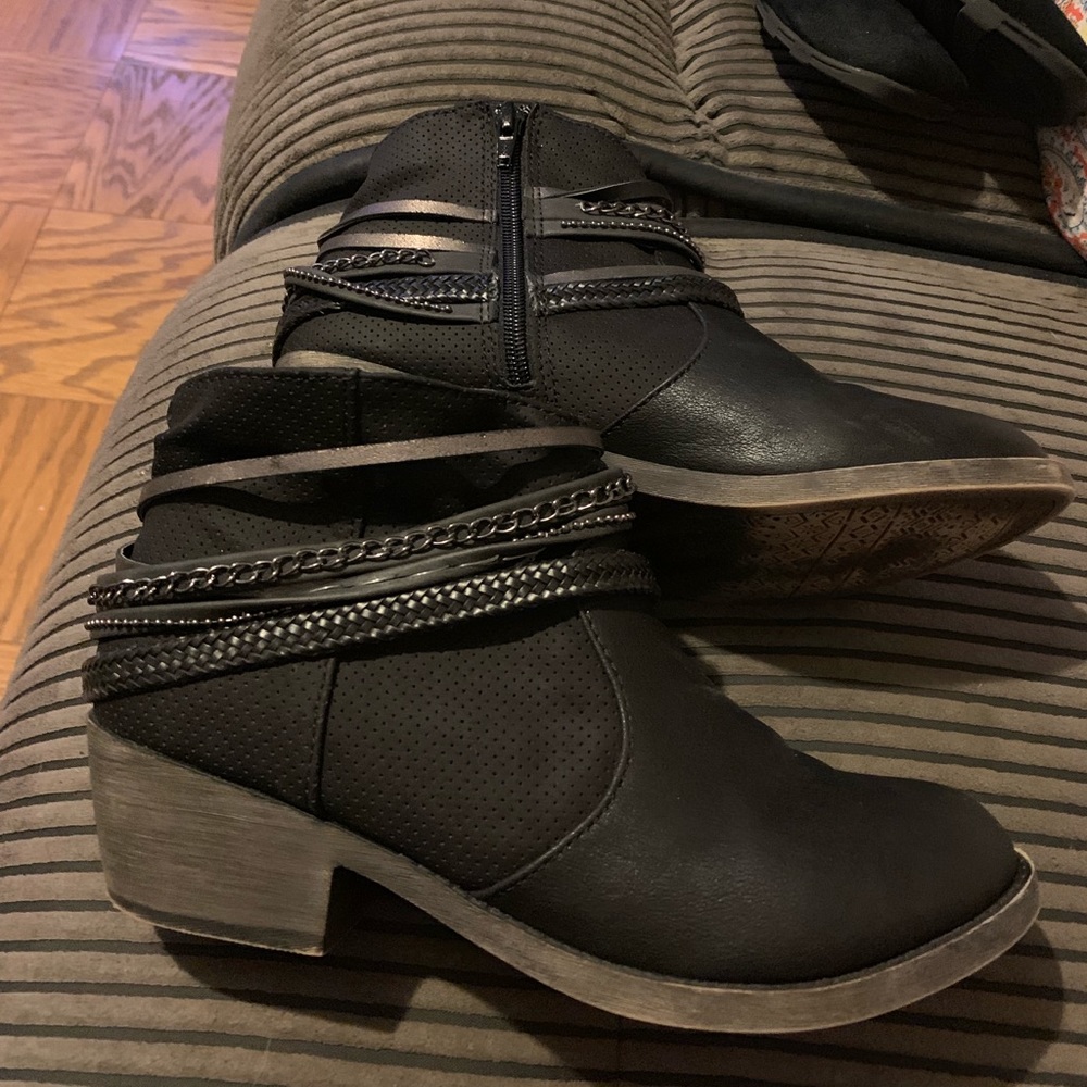 Black ankle boots size 8